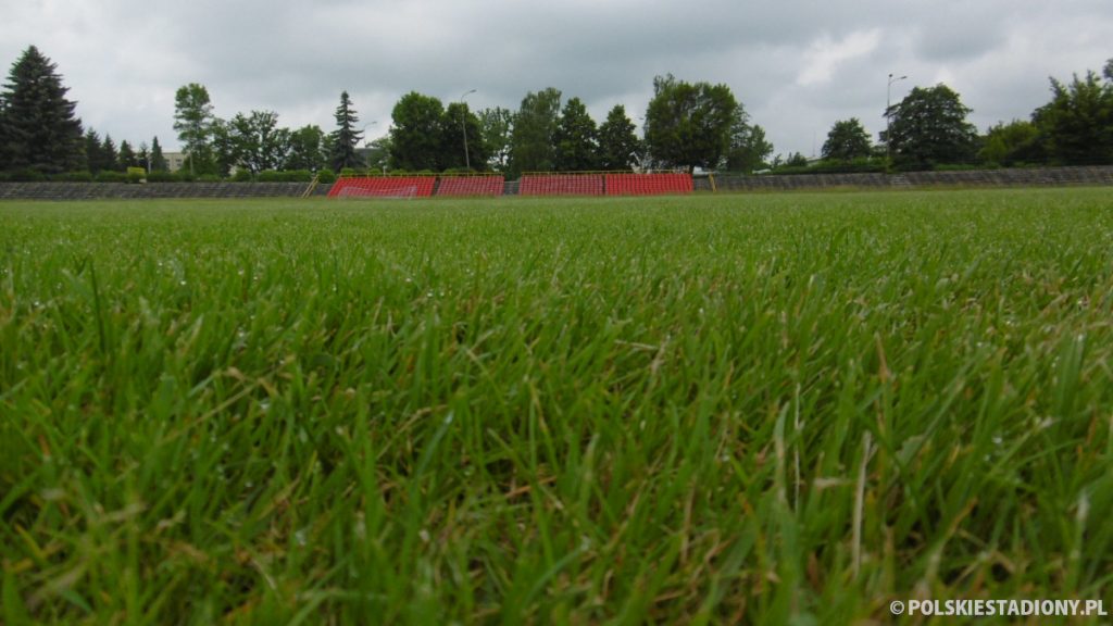 Stadion MOSiR w Starachowicach