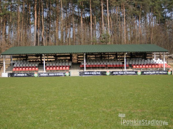 Stadion im. Andrzeja Lasoty w Justynowie