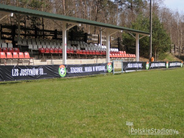 Stadion im. Andrzeja Lasoty w Justynowie