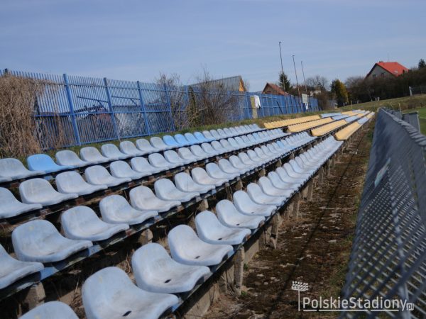 Stadion OSiR w Poniatowej
