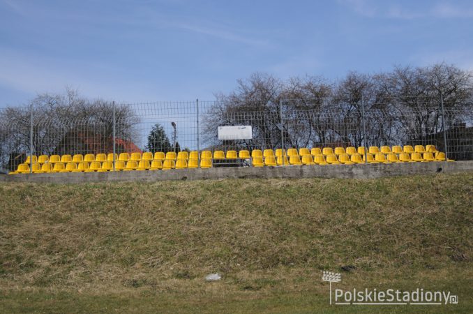 Stadion OSiR w Poniatowej