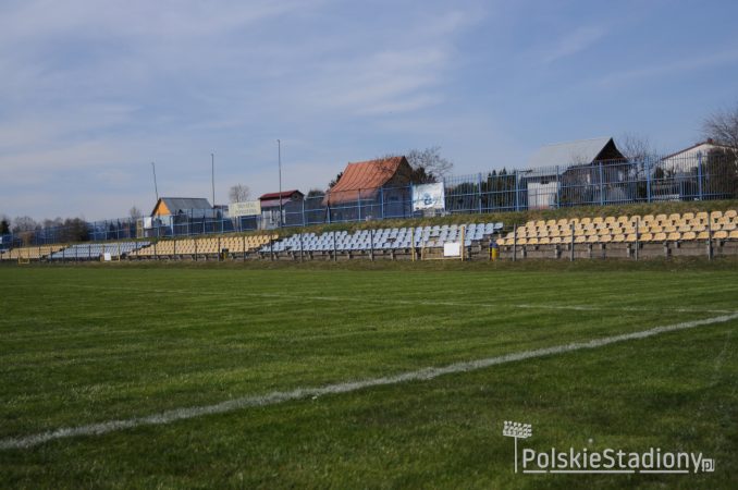 Stadion OSiR w Poniatowej