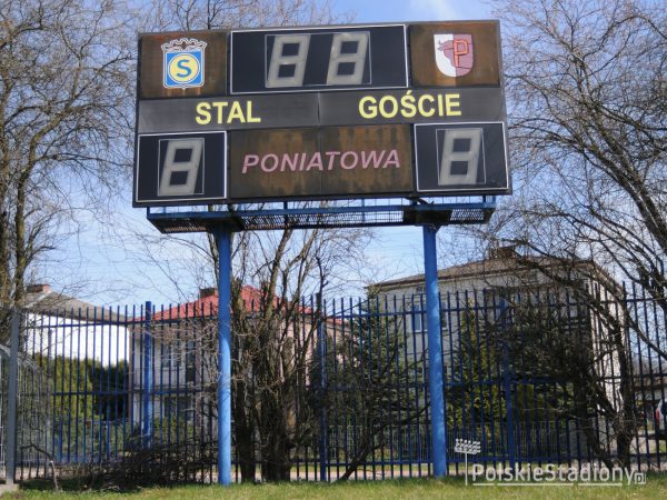Stadion OSiR w Poniatowej