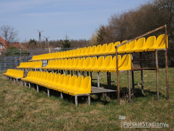 Stadion OSiR w Poniatowej
