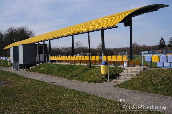Stadion OSiR w Poniatowej