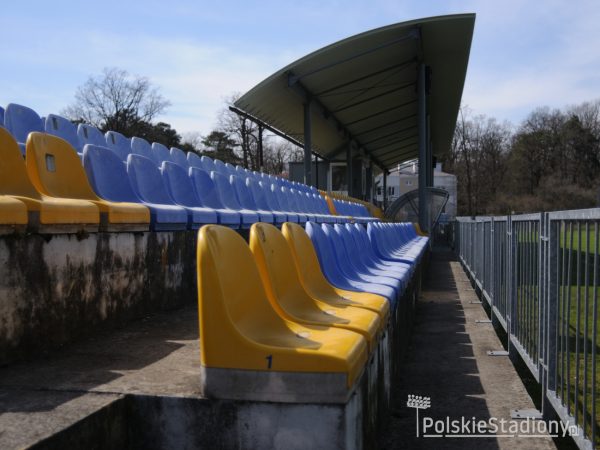 Stadion OSiR w Poniatowej