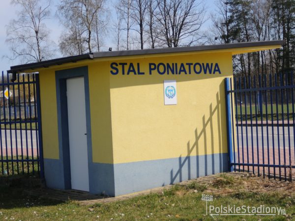 Stadion OSiR w Poniatowej