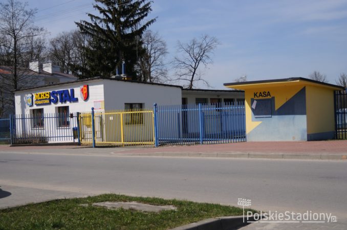 Stadion OSiR w Poniatowej