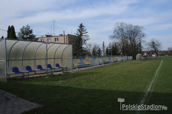 Stadion Gminny w Józefowie nad Wisłą