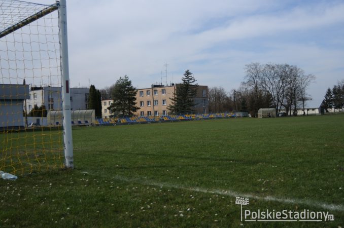 Stadion Gminny w Józefowie nad Wisłą