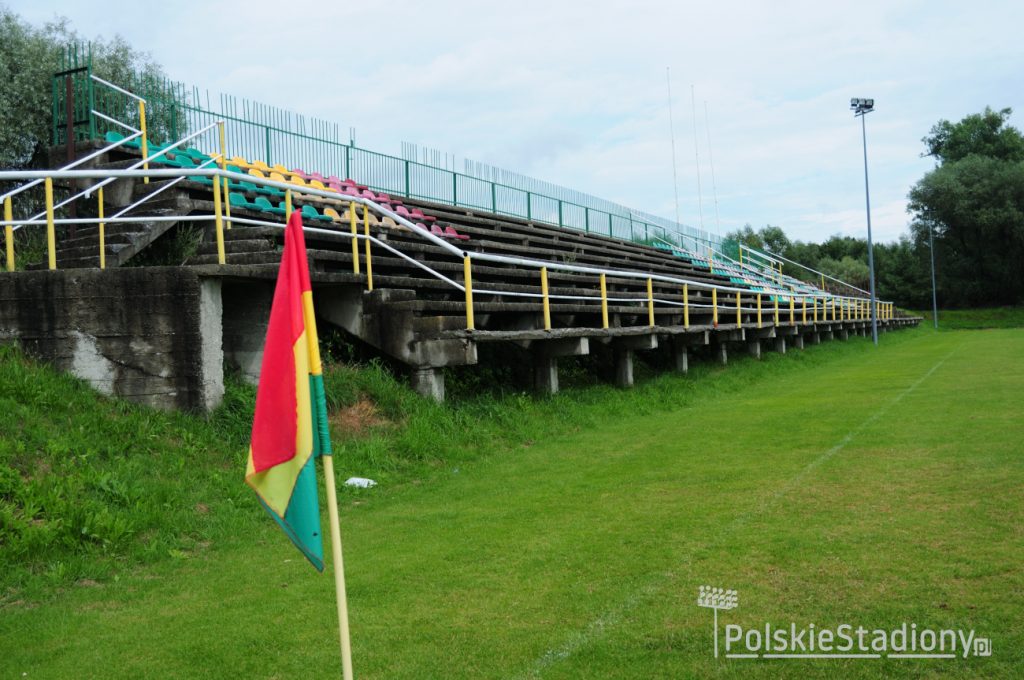 Stadion LKS Huragan Waksmund