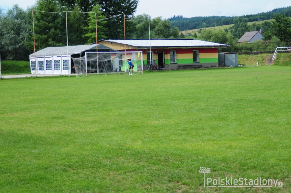 Stadion LKS Huragan Waksmund