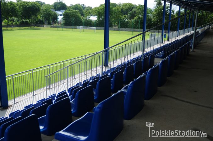 Stadion GOSiR w Plewiskach