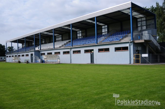 Stadion GOSiR w Plewiskach