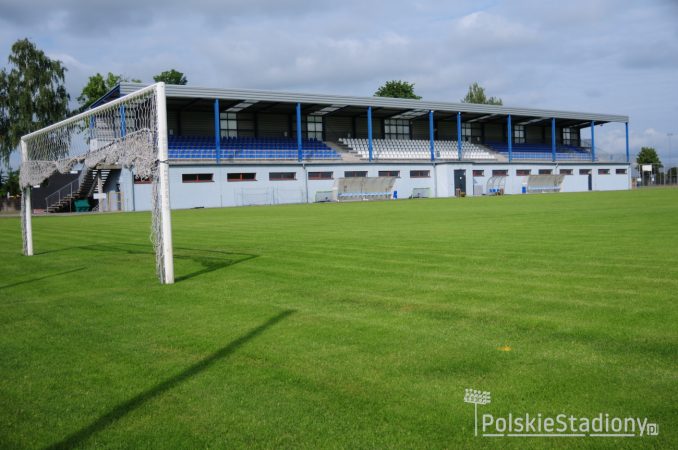 Stadion GOSiR w Plewiskach